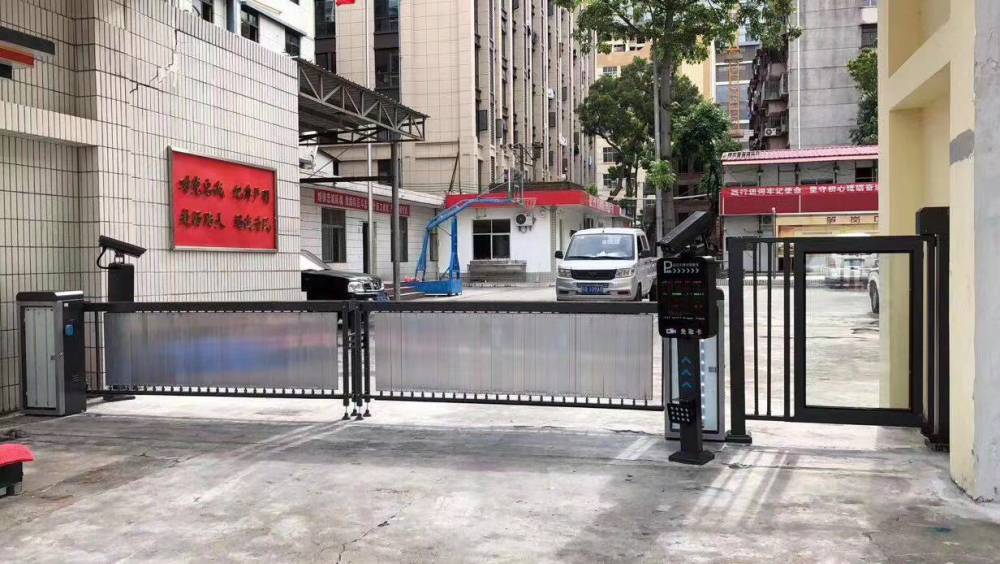 鹿晟车牌识别无人值守电动道闸系统 厂家直供、价格解析与智能出入管理全方案